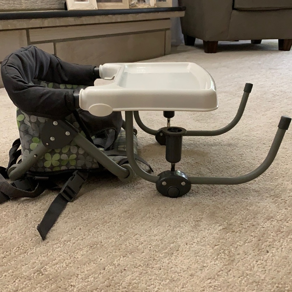 Summer infant hook on high chair/booster chair